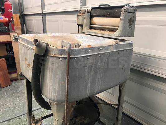 1927 Maytag Wringer Washing Machine Image