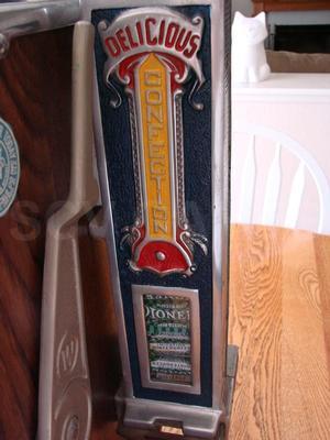 1929 5 Cent Watling Blue Seal Slot Machine with Mint Vendor Image