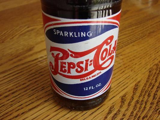 1946 12oz Full Pepsi Double Dot Bottle - Keokuk Iowa Image