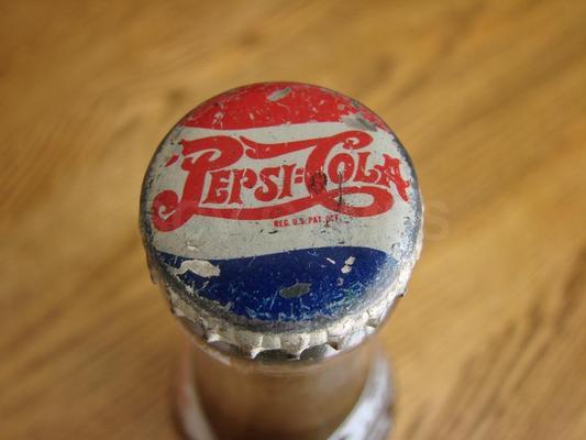 1946 12oz Full Pepsi Double Dot Bottle - Keokuk Iowa Image