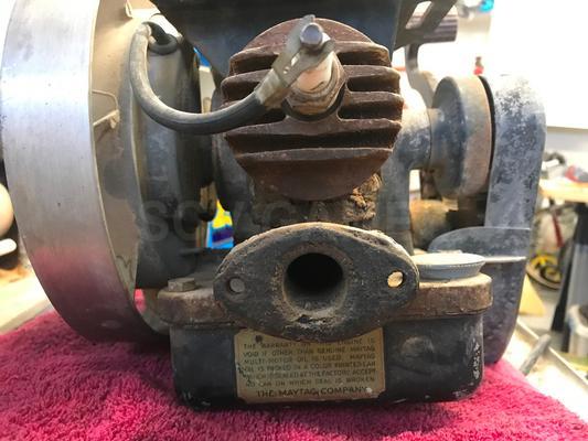 1946 Maytag 72 Dual Cylinder Complete Motor Image