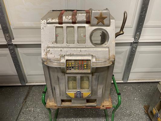 1946 Pace Deluxe Bell Slot Machine Empty Case Image