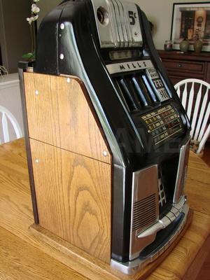 1948 Mills High Top 777 Bell 5 Cent Slot Machine Image