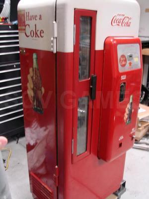 1950's Cavalier 72 Coca Cola Vending Machine Image