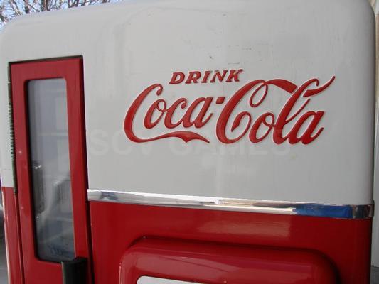 1950's Cavalier CS-96 Coca-Cola Machine Image