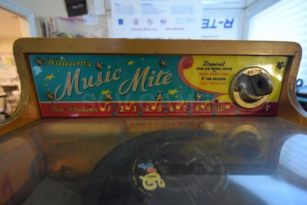 1951 Williams Music Mite Jukebox Image