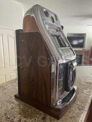 1958 Mills Cowboy & Horse Shoe Hightop Slot Machine Image