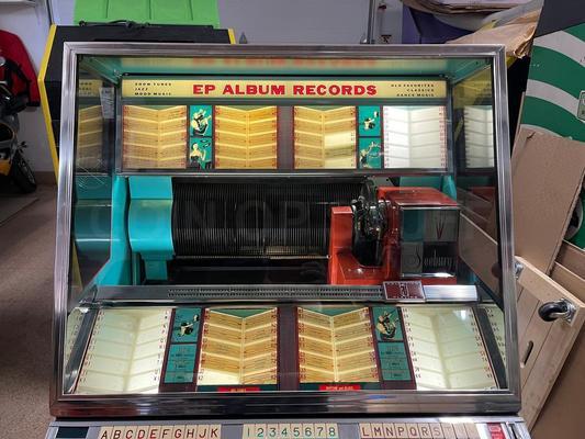 1958 Seeburg 161 JukeBox Image