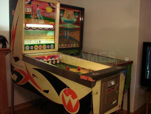 1965 Williams Double Play Pitch and Bat Arcade Game Image