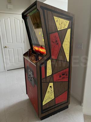 1975 Midway Gun Fight Upright Arcade Machine Image