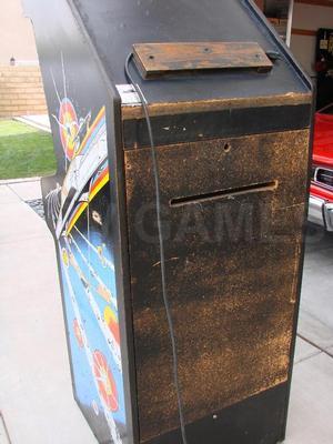 1979 Atari Asteroids Stand Up Arcade Game Image