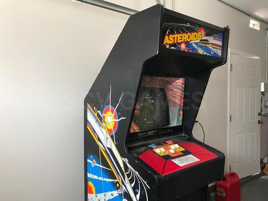 1979 Atari Asteroids Stand Up Arcade Game Image