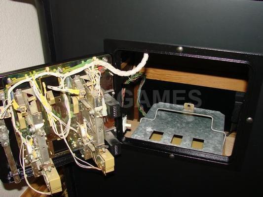 1979 Atari Asteroids Stand Up Arcade Game Restored Image