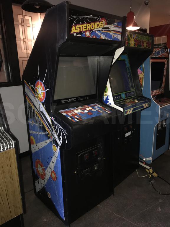 1979 Atari Asteroids Upright Arcade Machine