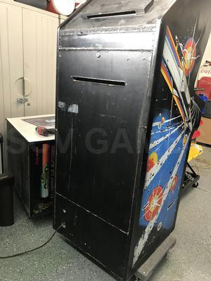 1979 Atari Asteroids Upright Arcade Machine Image