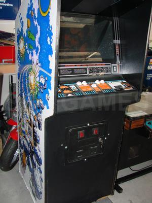 1980 Atari Asteroids Deluxe Stand Up Arcade Game Image