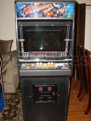 1980 Atari Asteroids Deluxe Stand Up Arcade Game Image