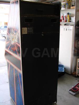 1980 Atari Tempest Stand Up Arcade Game Cabinet Image