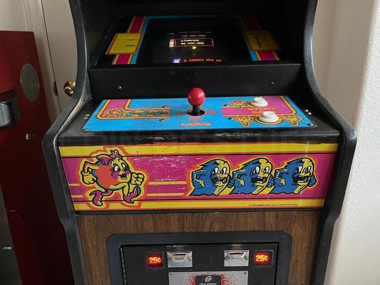 1981 Midway Ms. Pac-Man Cabaret Arcade Machine Image