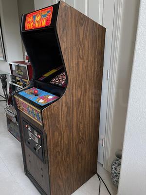 1981 Midway Ms. Pac-Man Cabaret Arcade Machine Image