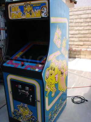 1981 Midway Ms. Pac-Man Stand Up Arcade Game Image