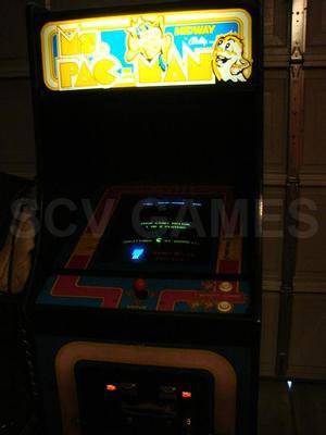 1981 Midway Ms. Pac-Man Stand Up Arcade Game Image