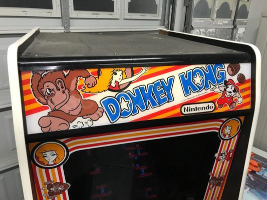 1981 Nintendo Donkey Kong Upright Arcade Machine Image