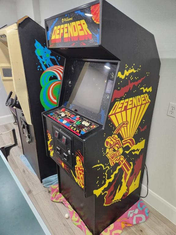 1981 Williams Defender Upright Arcade Machine