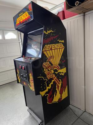 1981 Williams Defender Upright Arcade Machine Image