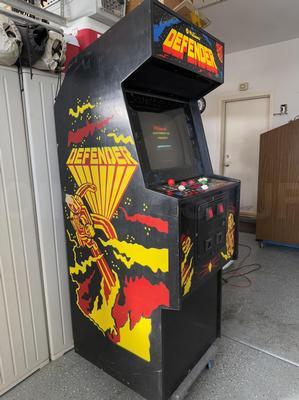 1981 Williams Defender Upright Arcade Machine Image