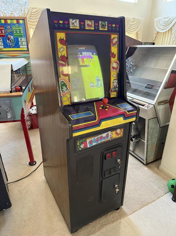 1982 Atari Dig Dug Cabaret Arcade Machine