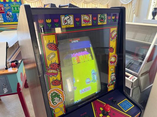 1982 Atari Dig Dug Cabaret Arcade Machine Image