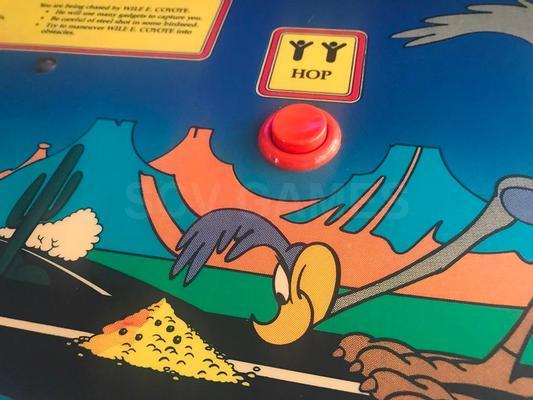 1985 Atari Road Runner Upright Video Machine Image