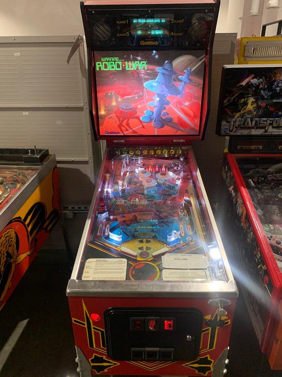 1988 Gottlieb Robo-War Pinball Machine