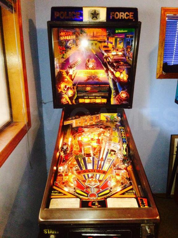 1989 Williams Police Force Pinball Machine