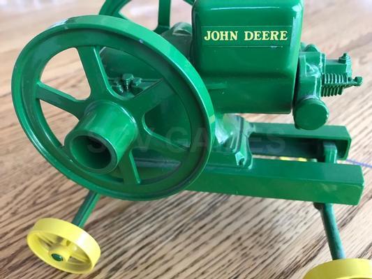 1990 ERTL 1/6 Scale Diecast John Deere Hit & Miss Gasoline Engine Image