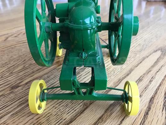 1990 ERTL 1/6 Scale Diecast John Deere Hit & Miss Gasoline Engine Image