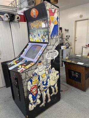 1990 Midway Pigskin 621 A.D. Upright Arcade Machine Image