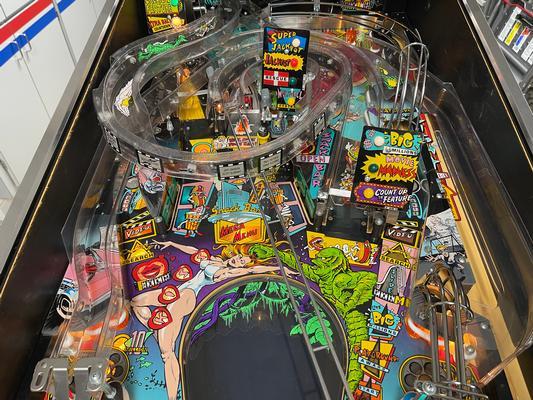 1992 Bally Creature from the Black Lagoon Pinball Machine Image