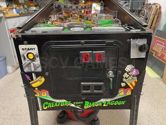 1992 Bally Creature from the Black Lagoon Pinball Machine Image