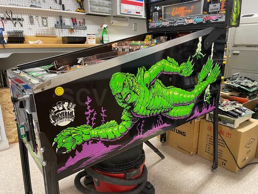 1992 Bally Creature from the Black Lagoon Pinball Machine Image