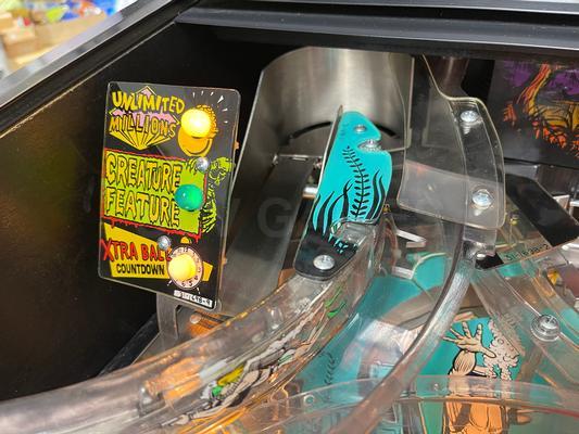 1992 Bally Creature from the Black Lagoon Pinball Machine Image