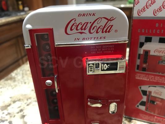 1993 Coca-Cola Musical Bank Vending Machine with Box Image