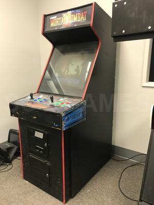 1993 Midway Mortal Kombat II Upright Arcade Machine Image