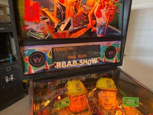 1994 Williams Road Show Pinball Machine Image