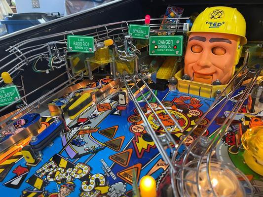 1994 Williams Road Show Pinball Machine Image