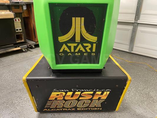 1997 Atari San Francisco Rush The Rock Alcatraz Edition Cockpit Arcade Machine Image