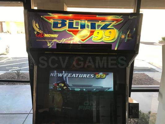 1998 Midway NFL Blitz 99 Upright Arcade Machine Image