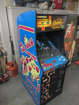 2000 Namco Ms. Pac-Man/Galaga - Class Of 1981 Upright Arcade Machine Image