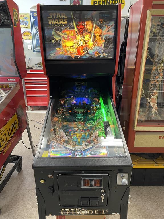 2000 Williams Star Wars Episode 1 Pinball Machine